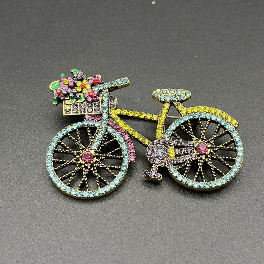 Bedazzled Bicycle Flower Basket Rhinestones‎ Lapel Hat Pin